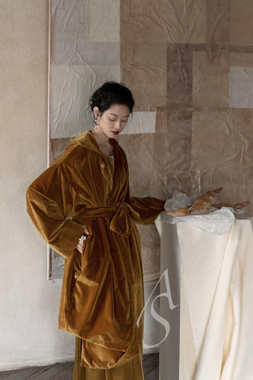 Daniela Gregis  金茶色/薄粉色/深蓝色翻领丝绒长外套 商品图2