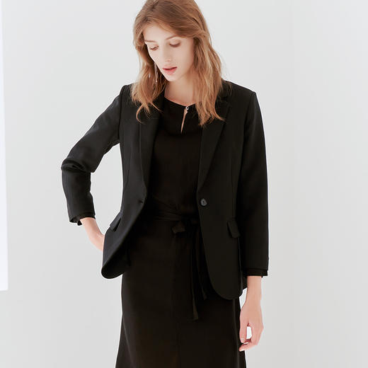 【一粒扣短款西装外套】23年春夏新品女士通勤西装时尚一粒扣短款小外套 商品图3