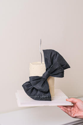 大蝴蝶结奶油霜水果蛋糕（4层胚3层水果夹心）