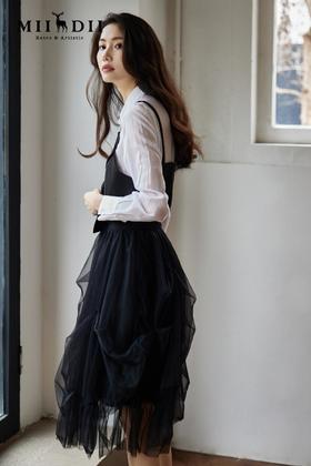 咖啡的漆黑，天使的纯洁。