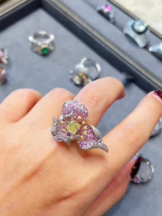 「风信子」黄钻粉蓝宝戒指 1.0克拉黄钻 商品图2