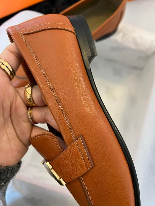 大H乐福鞋 自己备注号码颜色。 数量少 随时断码码数：35/36/36.5/37/36.5/38/39；码数正码，稍微有点瘦 商品图13