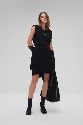 垫肩系带连衣裙