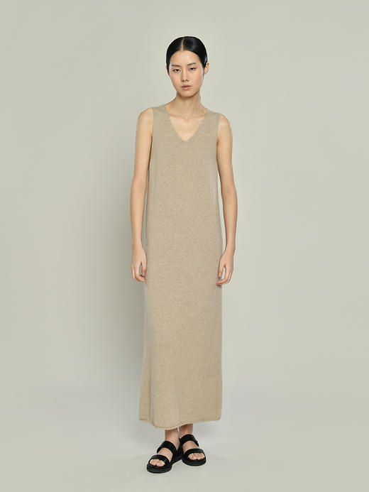 322工房无染色纯羊绒针织裙女秋冬简约通勤宽松无袖吊带背心长裙 商品图2