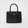 PRADA 普拉达 女士 Saffiano 十字纹皮革三角形金属刻字徽标微型提挎包 黑色 1BA906 NZV F0002 OOM 商品缩略图0