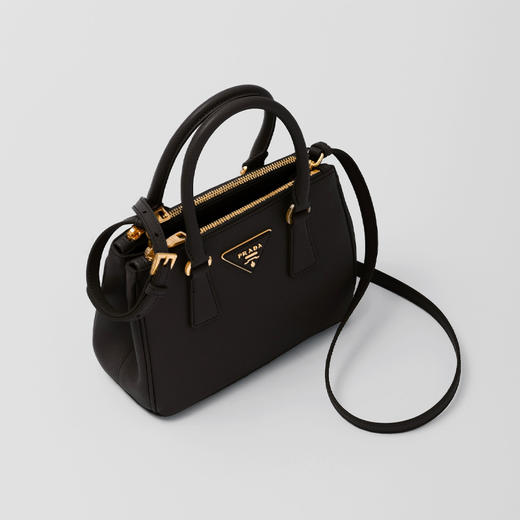 PRADA 普拉达 女士 Saffiano 十字纹皮革三角形金属刻字徽标微型提挎包 黑色 1BA906 NZV F0002 OOM 商品图1