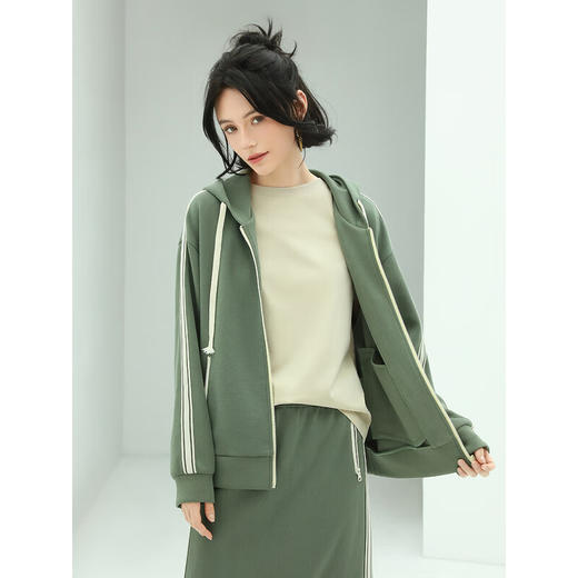 COCOBELLA运动风休闲连帽外套女字母印花双面针织拉链卫衣SC73 商品图1