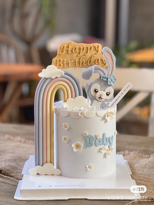 星黛璐兔主题蛋糕，5寸小高层，全部翻糖手工制作，所有装饰可食用，需提前5天以上预定 商品图1