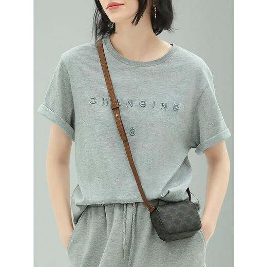 COCOBELLA立体字母刺绣短袖T恤女灰色圆领休闲纯棉上衣TS900 商品图1