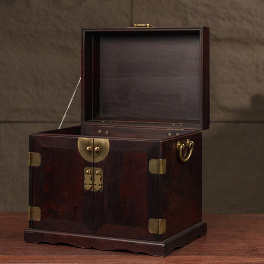 紫檀盝顶官皮箱 商品图3