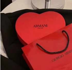 阿玛尼香水抢疯了！6瓶只要218元！还送情人节限定爱心红礼盒