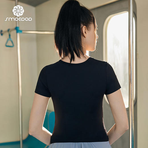 水沐伊朵2023春夏新款短袖性感镂空健身弹性运动上衣T恤无胸垫5875 商品图3