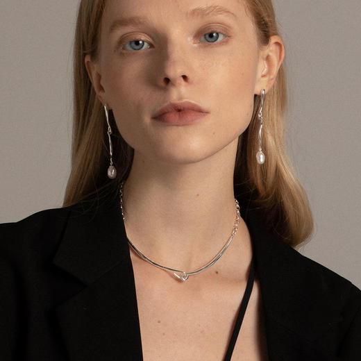 高级时髦 UNFOLDS 多种戴法珍珠金属项链The Amulet Water-Drop Necklace 商品图2