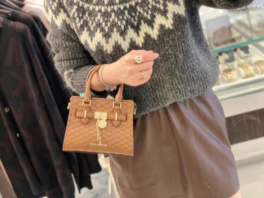 春季新款1299￥🇺🇸直邮！MK 新款迷你浮雕锁头包 商品图6