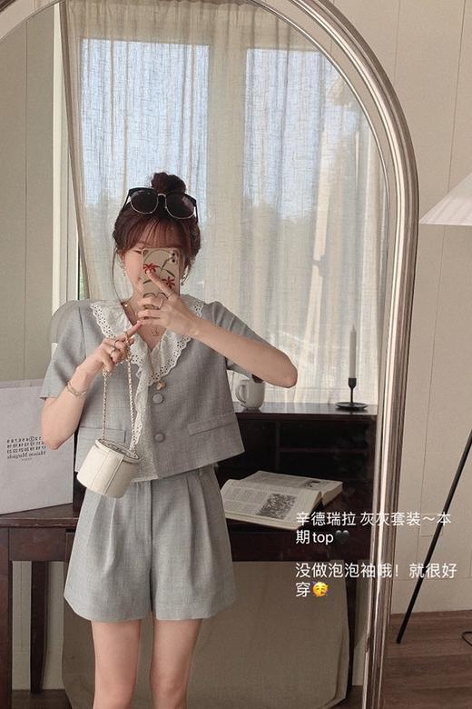 金蘑菇菇【辛德瑞拉 灰灰套装】荷叶领上衣+百褶短裙减龄两件套 商品图7