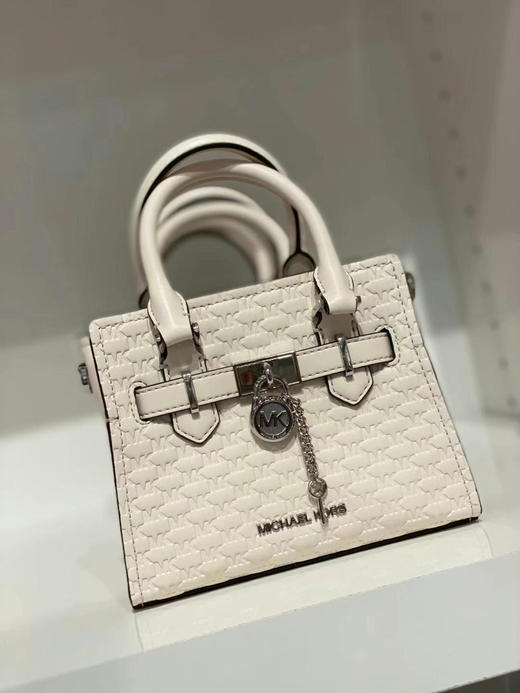 春季新款1299￥🇺🇸直邮！MK 新款迷你浮雕锁头包 商品图3