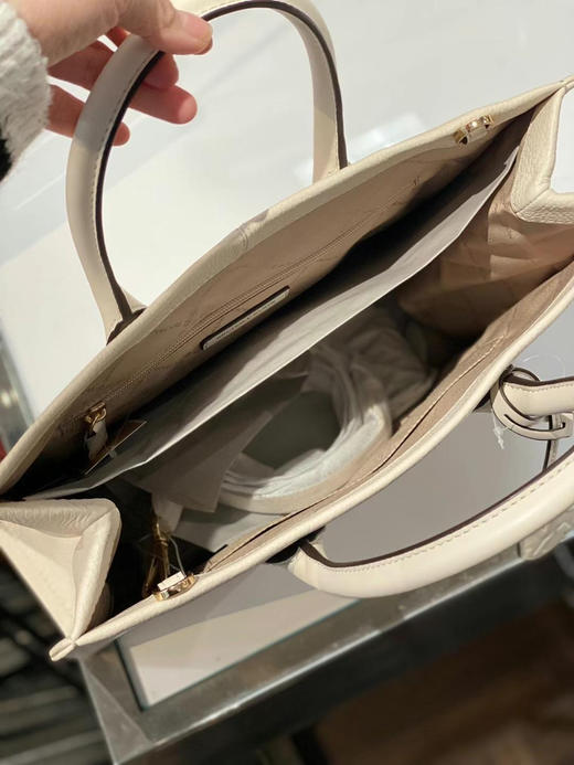 纯色款1450￥🇺🇸直邮，Mk Mirella横托版特包，带有长款肩带，自重超轻 商品图2