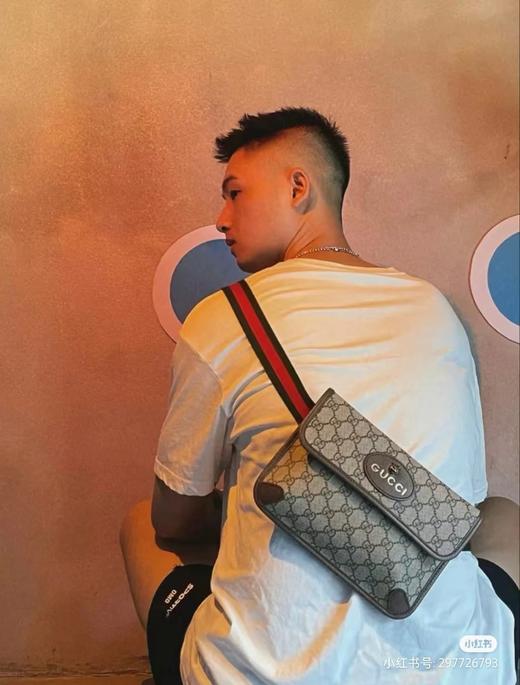 一包难求 别嫌贵 直入专柜 情侣款胸包 商品图1