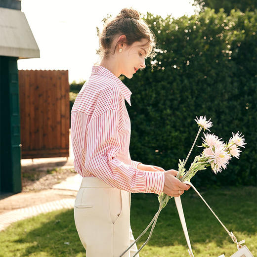 OLrain欧芮儿法式粉色条纹衬衫女早春2023新款宽松职业风长袖衬衣 商品图2