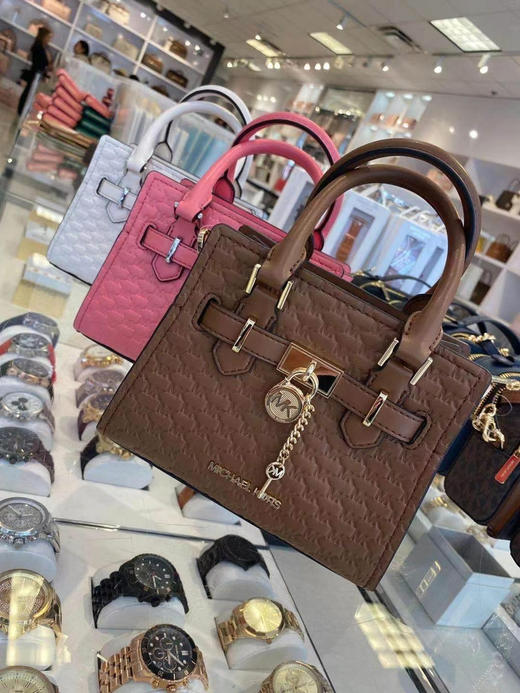 春季新款1299￥🇺🇸直邮！MK 新款迷你浮雕锁头包 商品图0