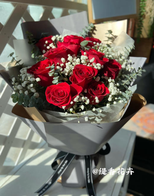 【天天爱你】11朵红玫瑰精品花束 商品图0