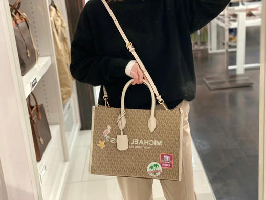春季新款1450￥🇺🇸直邮，Mk Mirella中号logo横托版特包🦩热带风光，带有长款肩带，自重超轻 商品图6