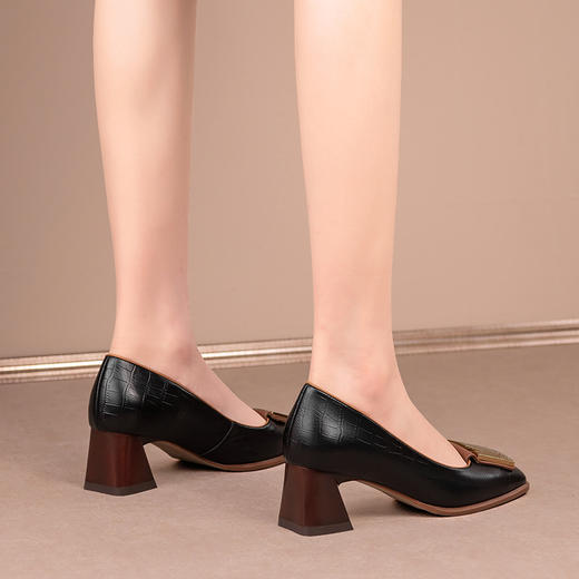 通勤百搭，金属拼色压花牛皮复古烤漆跟浅口小皮鞋HY-H3093 商品图4