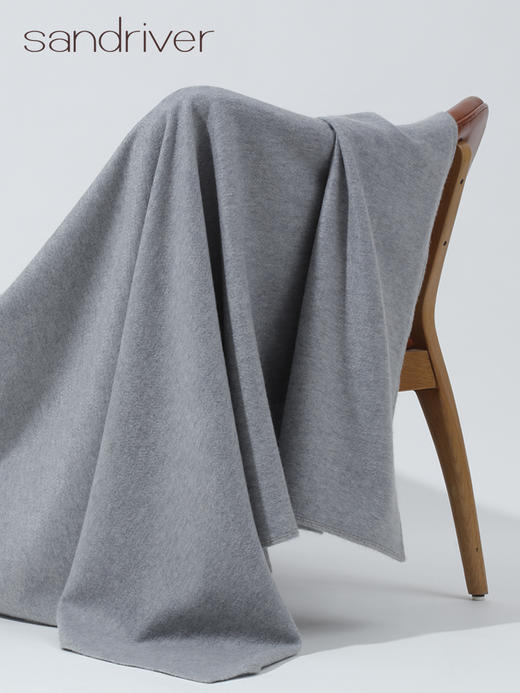 折边绣花羊绒方披毯 SJF95P720W 商品图2