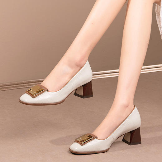 通勤百搭，金属拼色压花牛皮复古烤漆跟浅口小皮鞋HY-H3093 商品图2