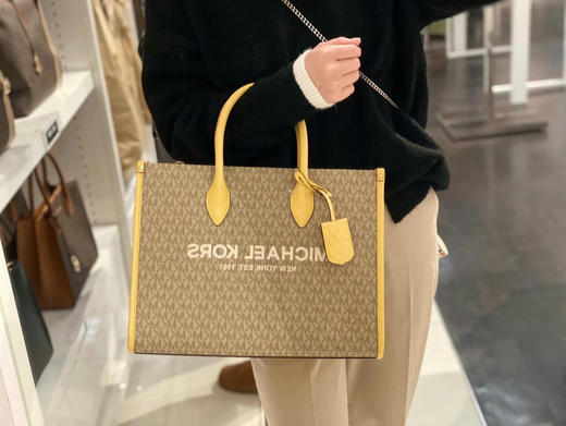 老花款1450￥🇺🇸直邮，Mk Mirella中号logo横托版特包，带有长款肩带，自重超轻 商品图7