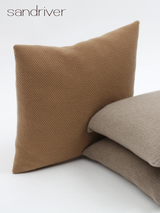 羊绒抱枕 SJF95P717K 商品图3