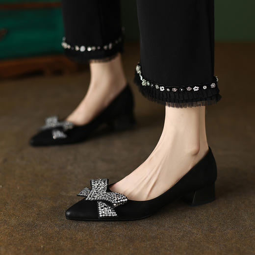 时尚尖头水钻，蝴蝶结粗跟单鞋YF-A3052 商品图7