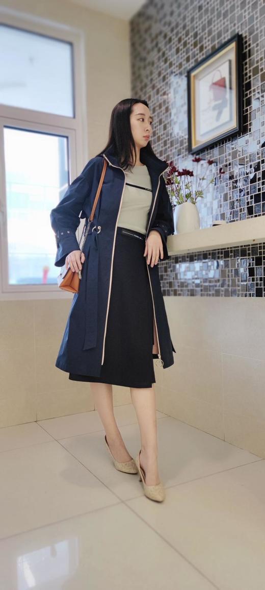 2喽法蒂微FULWIN专柜时尚风衣 商品图1