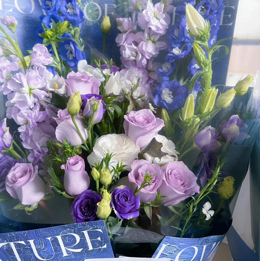 《罗纳河畔星夜》油画风大飞燕海洋之歌玫瑰花束 商品图2