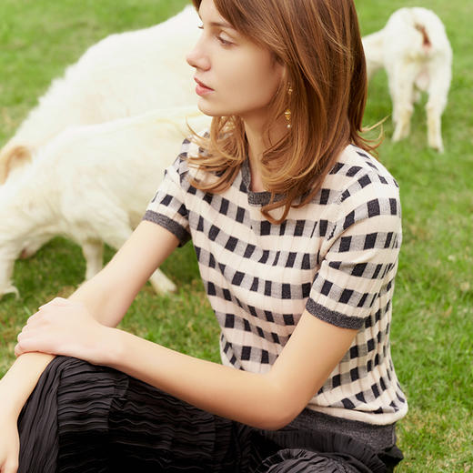 【绵羊毛短袖针织套衫】23年早春新品女士圆领针织套衫经典方块条纹上衣 商品图0