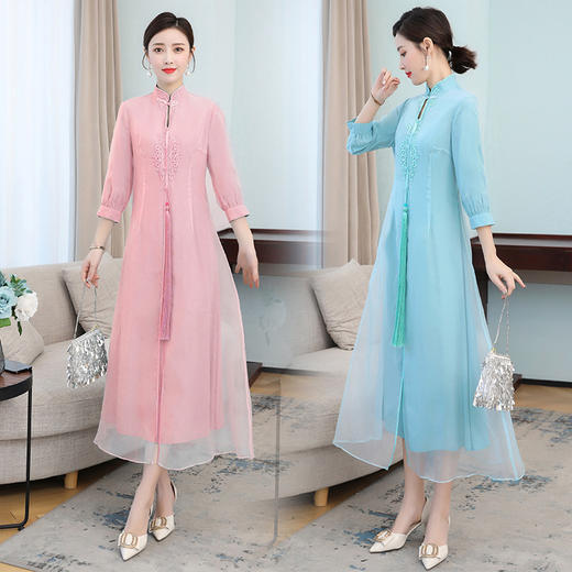 XYF-8092 2023春季新款复古中式国风改良版旗袍纯色中长款绣花七分袖连衣裙 商品图0