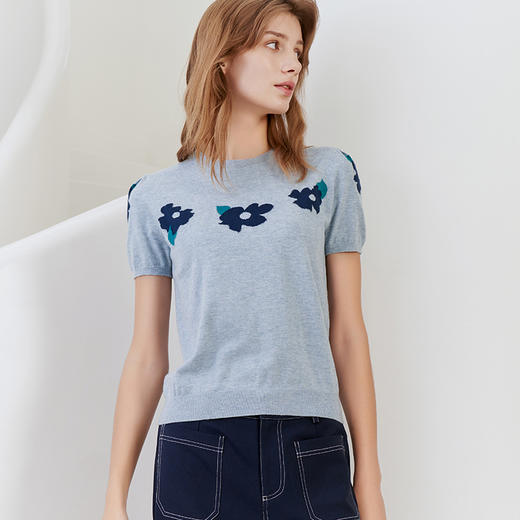 【短袖针织套衫】23年春夏新品女士针织套衫时尚绣花薄款针织上衣 商品图2