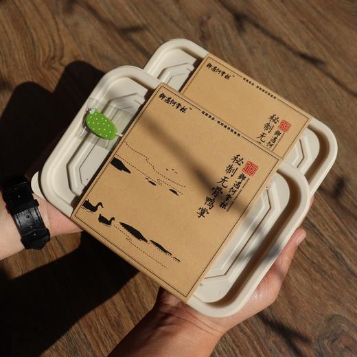 无骨鸭掌上啦【一月一次 喜欢吃 别错过】鄉遇何掌柜炭烤手撕鸭脖姊妹篇   秘制无骨鸭掌  鄉遇何掌柜秘制无骨鸭掌    整个去骨精品大鸭掌，搭配每天现制的酱汁腌制，一口上瘾    不添加防腐剂 商品图2