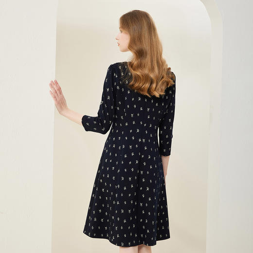 NA821斯尔丽瑟俪2023春季新款蕾丝钉珠撞色小白领减龄修身连衣裙 商品图1