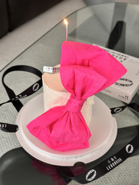 蝴蝶结Girl · 奶油霜蛋糕