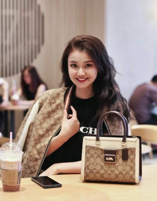 🇺🇸1980直邮！Coach新款 Grace Carryall手提斜挎包，满满高级感 商品图3