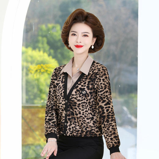 YCEA923-802 早春妈妈装中老年时尚大码女装2023春季新款长袖t恤假两件打底衫 商品图2