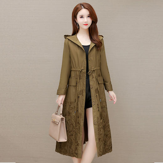 修身大码，中长款连帽气质优雅时尚大衣刺绣风衣外套QYM-WL22A20 商品图1