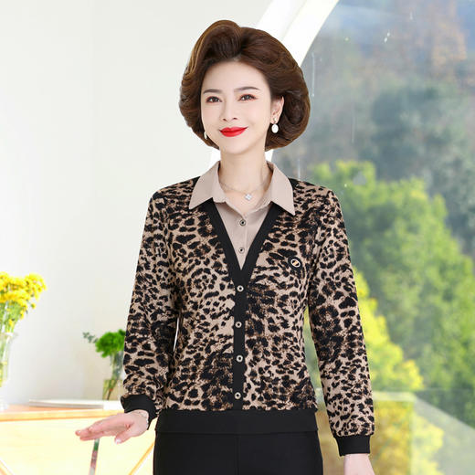 YCEA923-802 早春妈妈装中老年时尚大码女装2023春季新款长袖t恤假两件打底衫 商品图0