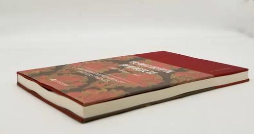 《欧洲针织印花和壁纸纹样》，精装，16开本，彩版印刷，人民文学出版社2017年版，定价128，售价45元。
  商品图2