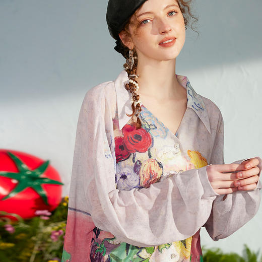 两三事梵高艺术花野芳菲 春季新款油画印花露背雪纺衬衫女宽松 商品图4