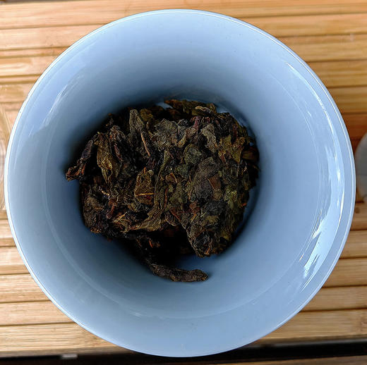 【劲爆高货分享】【2020年冰岛老寨七公主黄金叶古树纯料】老寨10号茶农孔琪家茶王树旁边7棵树第2-3叶；古寨春总茶师：宣哥严选；250g/砖；只有12砖；数量有限；【每个ID限购3份】 商品图3