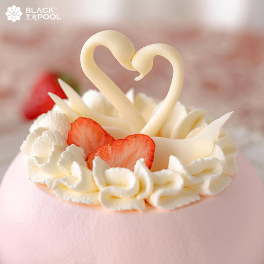 （联联兑换）【天鹅湖·草莓流心蛋糕】浪漫天鹅湖畔，传达真挚与纯净の爱 商品图2