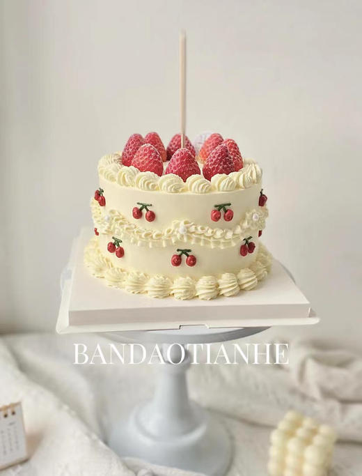 小清新草莓装饰蛋糕 商品图0