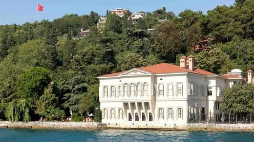 【伊斯坦布尔博斯普鲁斯海峡四季酒店Four Seasons Hotel Istanbul at The Bosphorus】博斯普鲁斯海峡四季酒店一座由19世纪的奥斯曼帝国宫殿修复而成，极具特色 商品图0